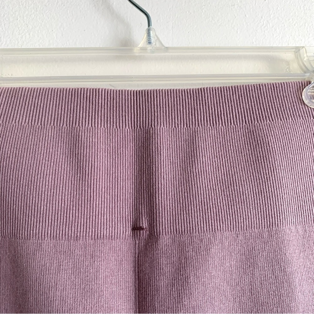 New Everlane The Seamless Legging in Dusty Lavender - Picture 7 of 9